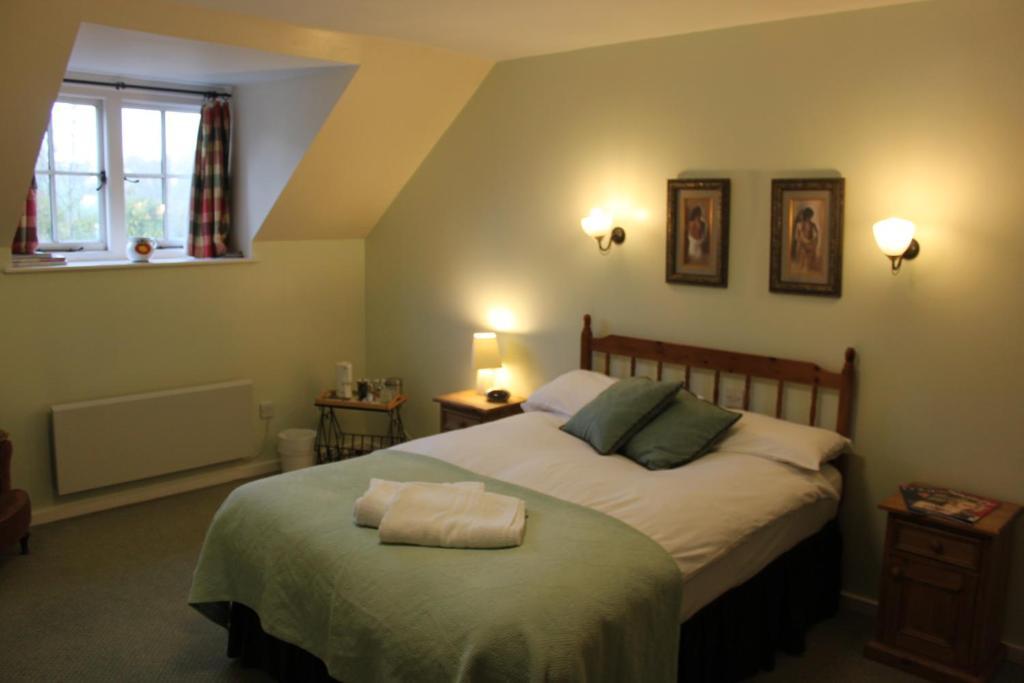 The Mill Arms Hotel Romsey Room photo