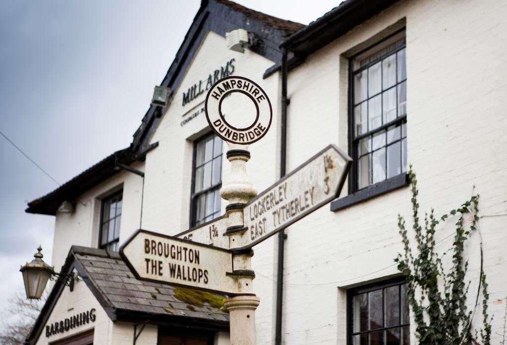 The Mill Arms Hotel Romsey Exterior photo